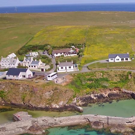 Road End Cottage Port of Ness Экстерьер фото