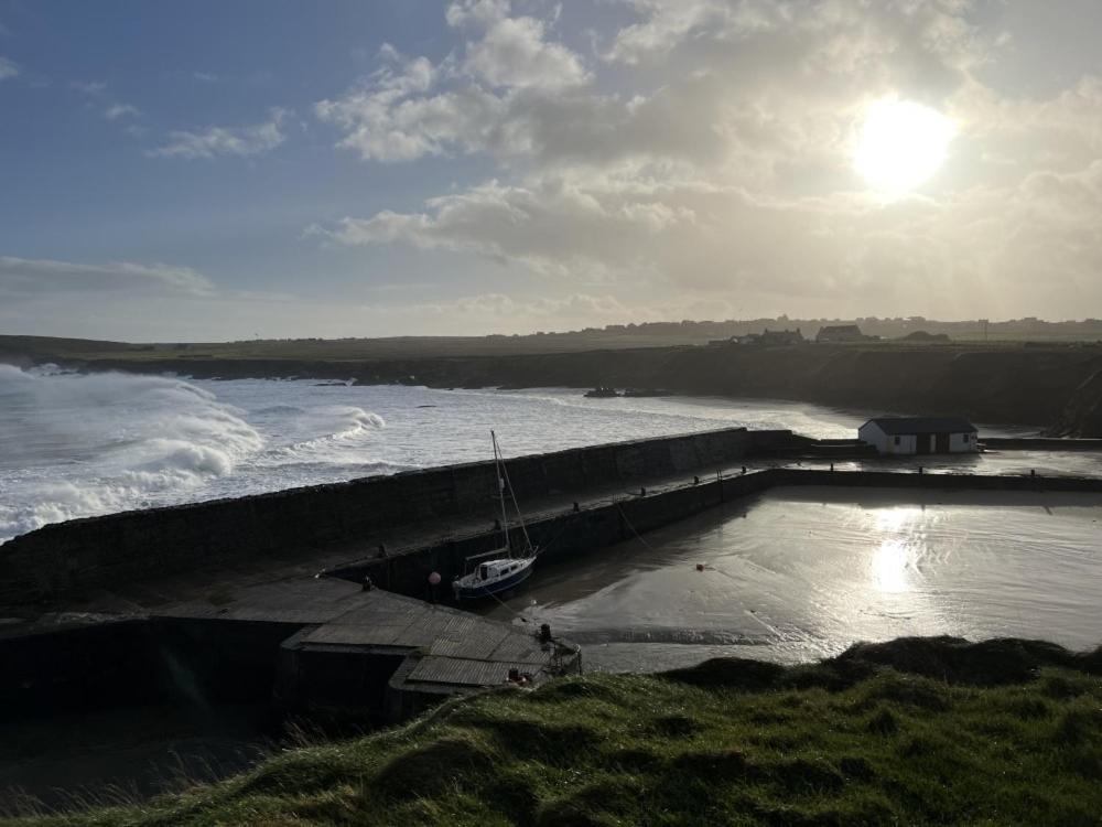 Road End Cottage Port of Ness Экстерьер фото